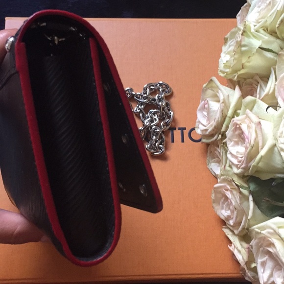 Louis Louis - Picture 6 of 8